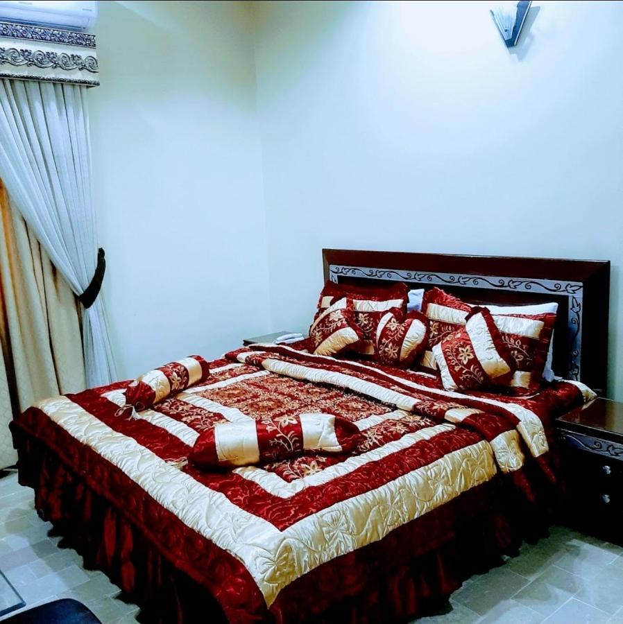 Galaxy Palace Near Millennium Mall Karachi Buitenkant foto