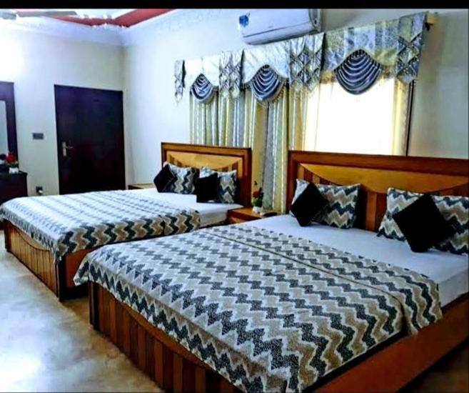 Galaxy Palace Near Millennium Mall Karachi Buitenkant foto