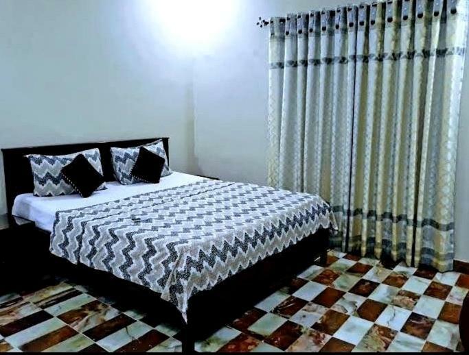 Galaxy Palace Near Millennium Mall Karachi Buitenkant foto
